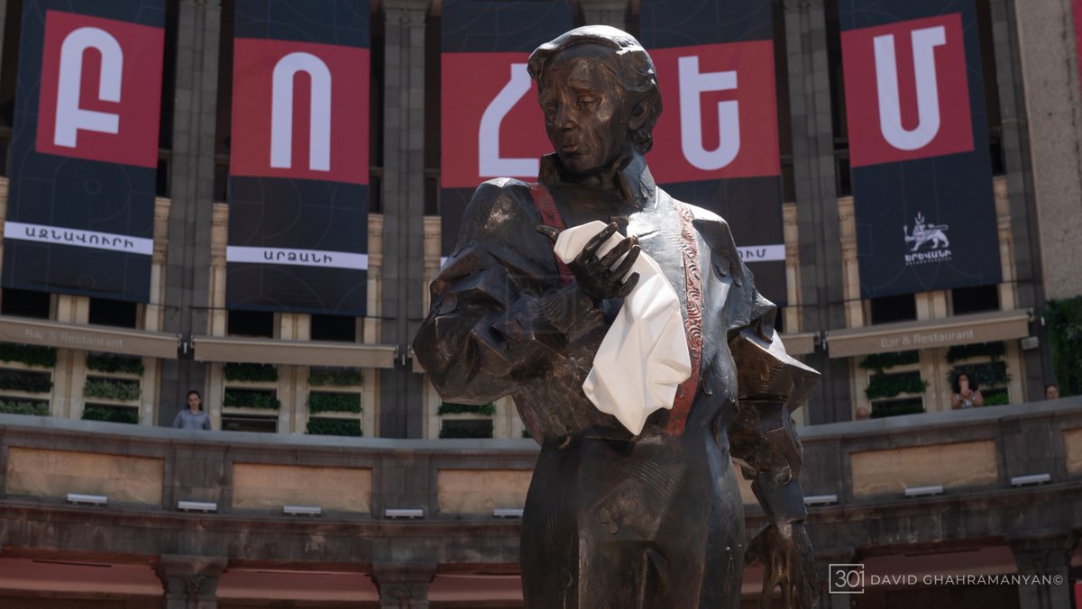 301arm's tweet image. On July 18, the statue of legendary artist, world-renowned chansonnier, and National Hero of Armenia Charles Aznavour was officially unveiled at Charles Aznavour Square, located in front of the Moscow Cinema in Yerevan.
The statue, honoring Aznavour’s extraordinary contributions…