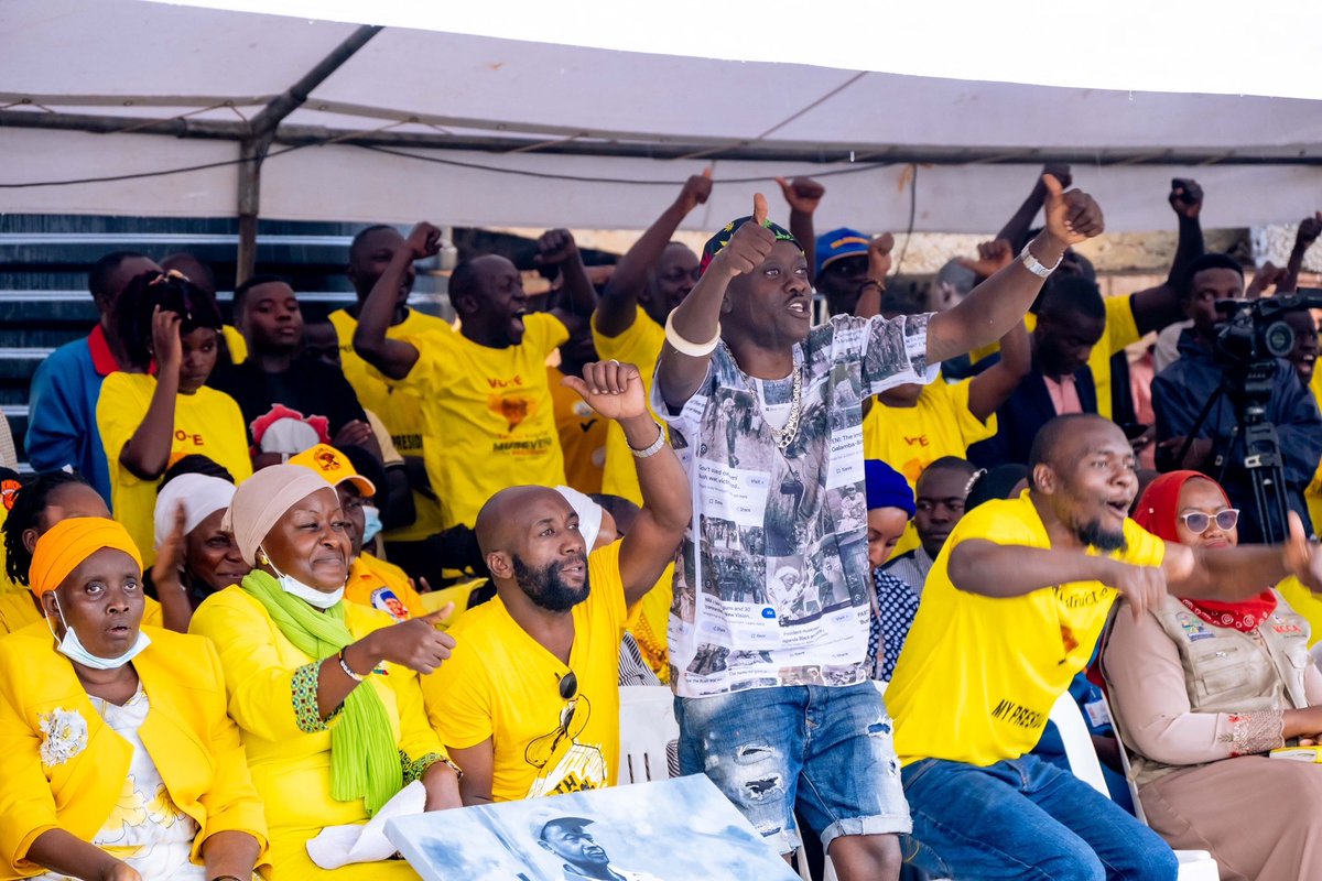 KagutaMuseveni's tweet image. This afternoon, I continued my PDM tour in Kampala by visiting the Ghetto structures in Kawempe, where the community members are engaged in various activities funded by their SACCOs. It is encouraging to see the progress they have made and how their lives are improving.
We will…