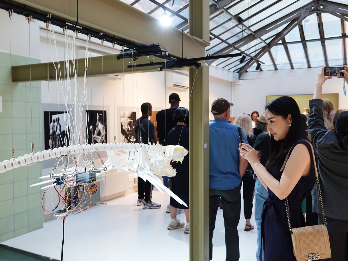 ArtverseParis's tweet image. gm 🤍

Thank you to everyone who joined us yesterday for the Yi Inchul solo exhibition opening ! 🎉

With guest artists Kim Jaemin &amp;amp; Kim Taeha.

“HOLOÏSME: From the Invisible to the Visible” is on view at @ArtverseParis until July 30th. 🎞️