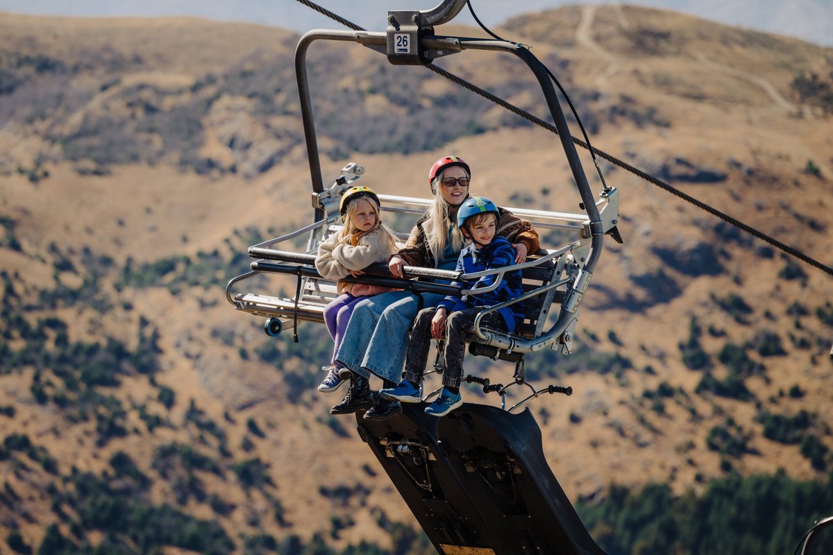 One ride’s never enough though is it? 🤔

Ride the chair back up. Luge back down. Repeat 🎢