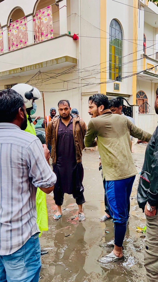 FahadAbdat's tweet photo. On the instructions of @aimim_national President Barrister @asadowaisi sb &amp; Floor Leader @akbarowaisii Sb, Shoba-e-Tanzeem Incharge @SamadAbdat Sb, myself visited Gulshan Iqbal (Murki Nala) to inspect Rain-hit areas &amp; relief efforts Visited with GHMC,Monsoon Emergency Team 1/2 https://t.co/s20E3YHoAq
