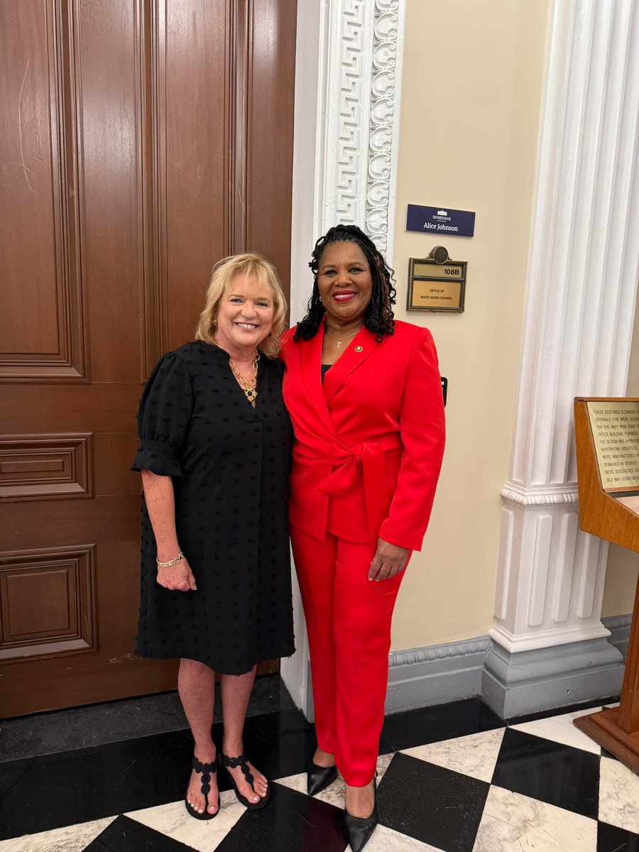 I was honored to meet Mississippi native <a href="/AliceMarieFree/">Alice Marie Johnson</a> and discuss healthcare in prison. 
Alice Johnson received a life sentence for a first time, non violent offense and served 22 years before her clemency and pardon. I look forward to working with our Pardon Czar!