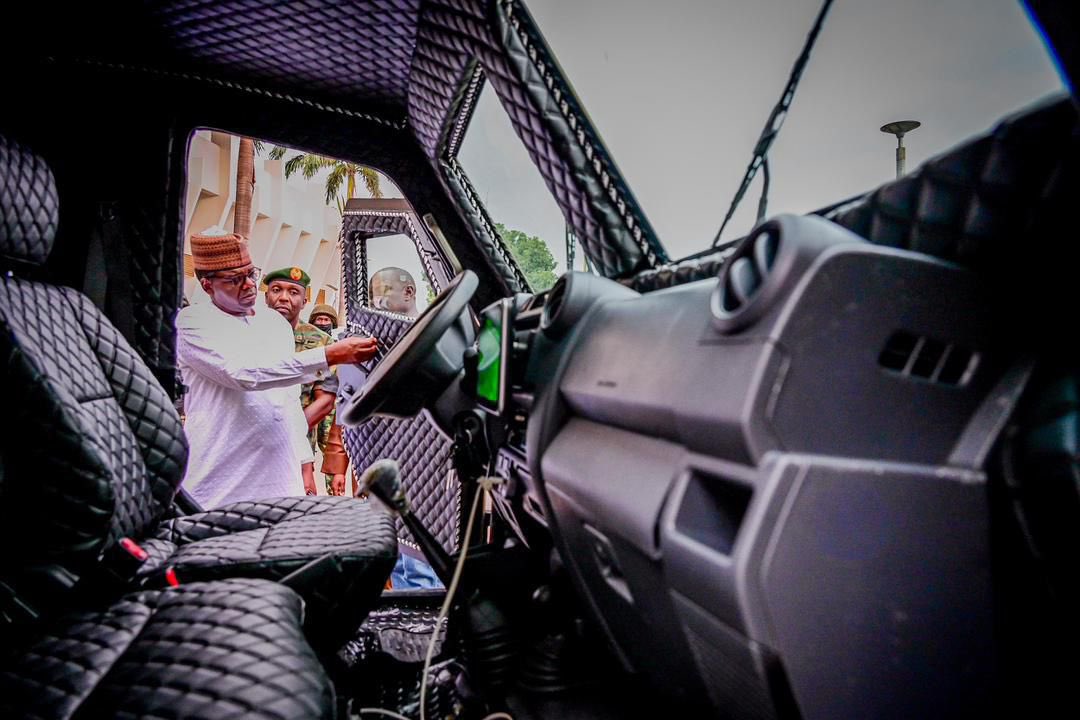 Maryamfulfulde's tweet image. Dr. Matawalle praised Major Gen. B.I. Alaya and Engr. Zachariah Ndiriza for leading the charge in local production. With orders already placed by the Chief of Defence Staff, Nigeria is taking bold steps towards military self-sufficiency. #SecurityMatters #ProudlyNigerian