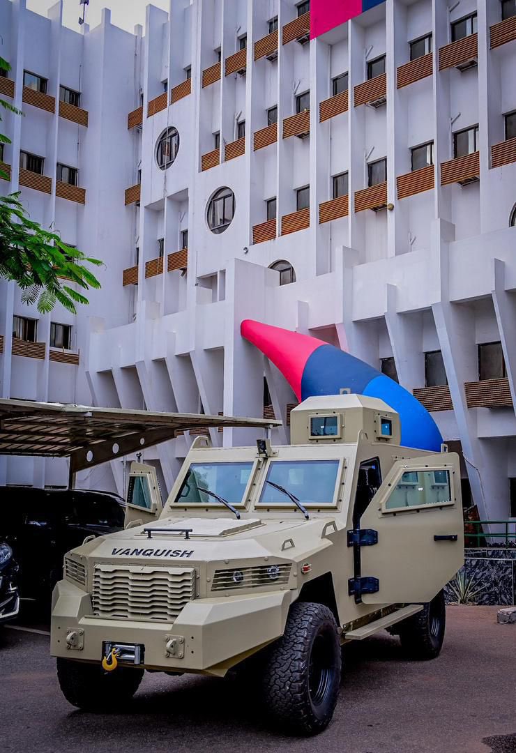 Maryamfulfulde's tweet image. Dr. Matawalle praised Major Gen. B.I. Alaya and Engr. Zachariah Ndiriza for leading the charge in local production. With orders already placed by the Chief of Defence Staff, Nigeria is taking bold steps towards military self-sufficiency. #SecurityMatters #ProudlyNigerian