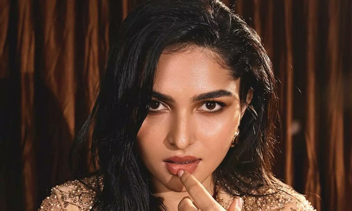 Kumar11619039's tweet image. డ్రాగన్ బ్యూటీ.. అగ్గిరాజేసే అందం
@11Lohar #dragonmovie #kayaduloharhot #kayadulohar