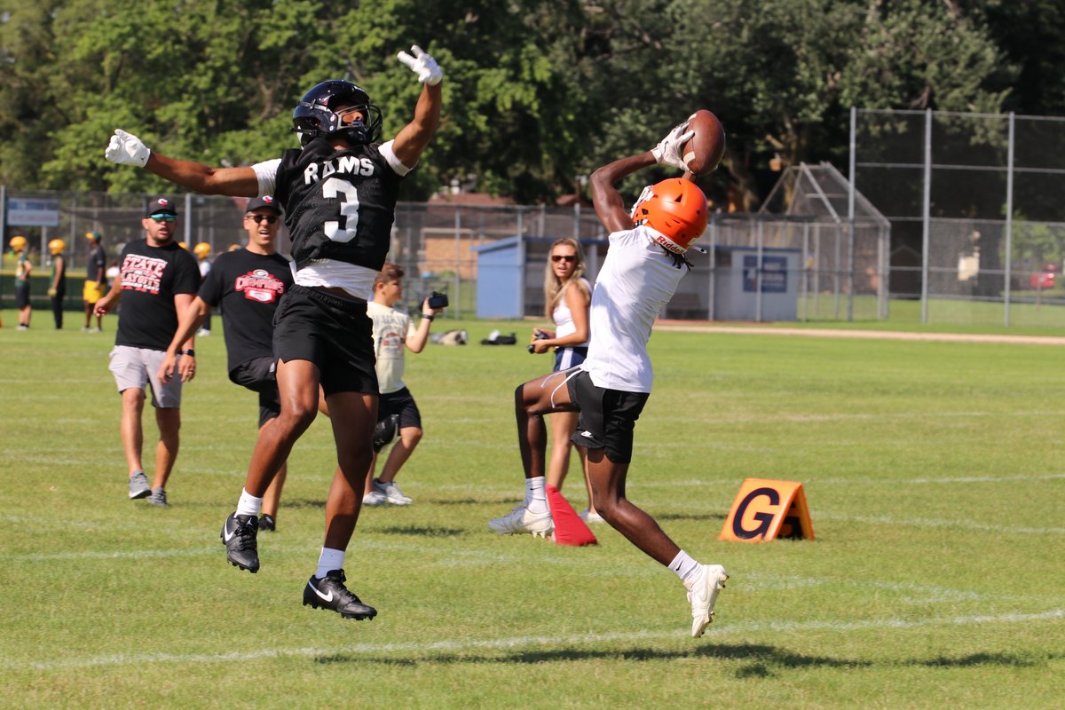 The IHSA 2025 Football schedule has been released on a brand new website. Take a look as we talk schedules here on3.com/boards/threads…