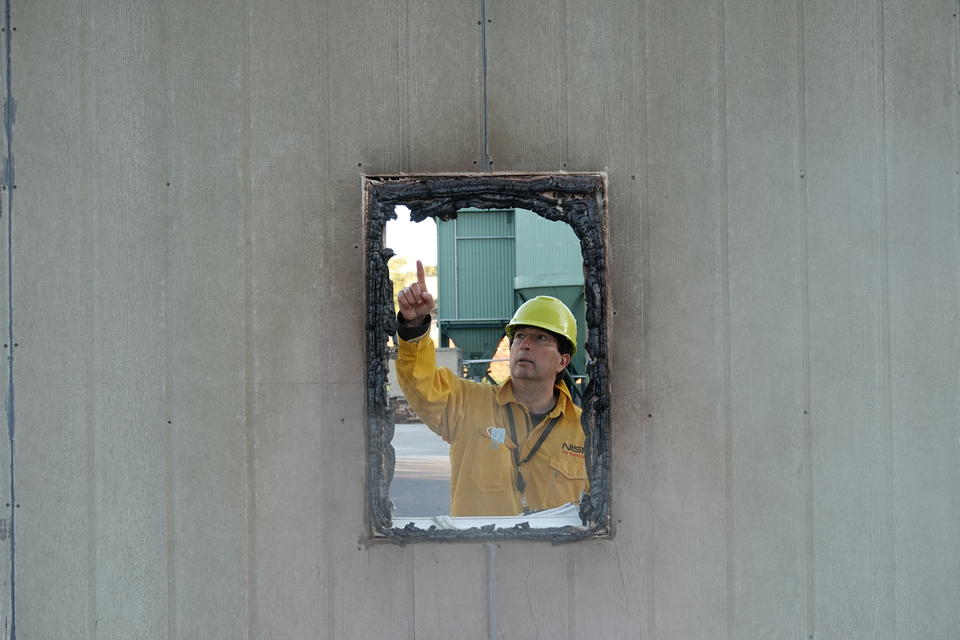 NIST's tweet image. Congratulations to fire researcher Alexander Maranghides for winning one of this year’s “Sammie” awards. His research on wildfires has found ways to keep people safe by preparing for fires ahead of time.
nist.gov/news-events/ne…