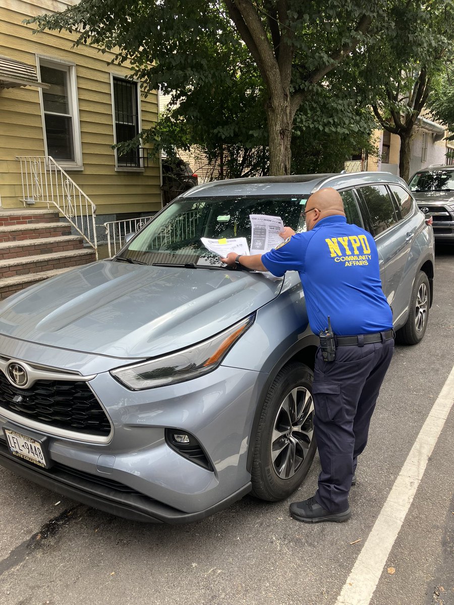 NYPD104Pct's tweet image. Do you own a Honda CRV or Toyota Highlander? If so, be aware of recent Auto Theft targeting these specific vehicles. Be sure to always lock your vehicle.