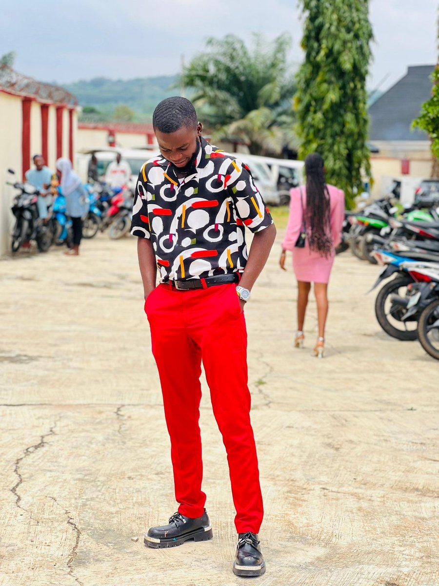 _iamDAM's tweet image. Life doesn’t always give you what you want, but it always gives you what you need to grow. 
Every phase, every lesson, every stumble, it’s all shaping something greater.
Step by step, I’m becoming the version of me I used to pray for. I am grateful for the process. 🙏🔥