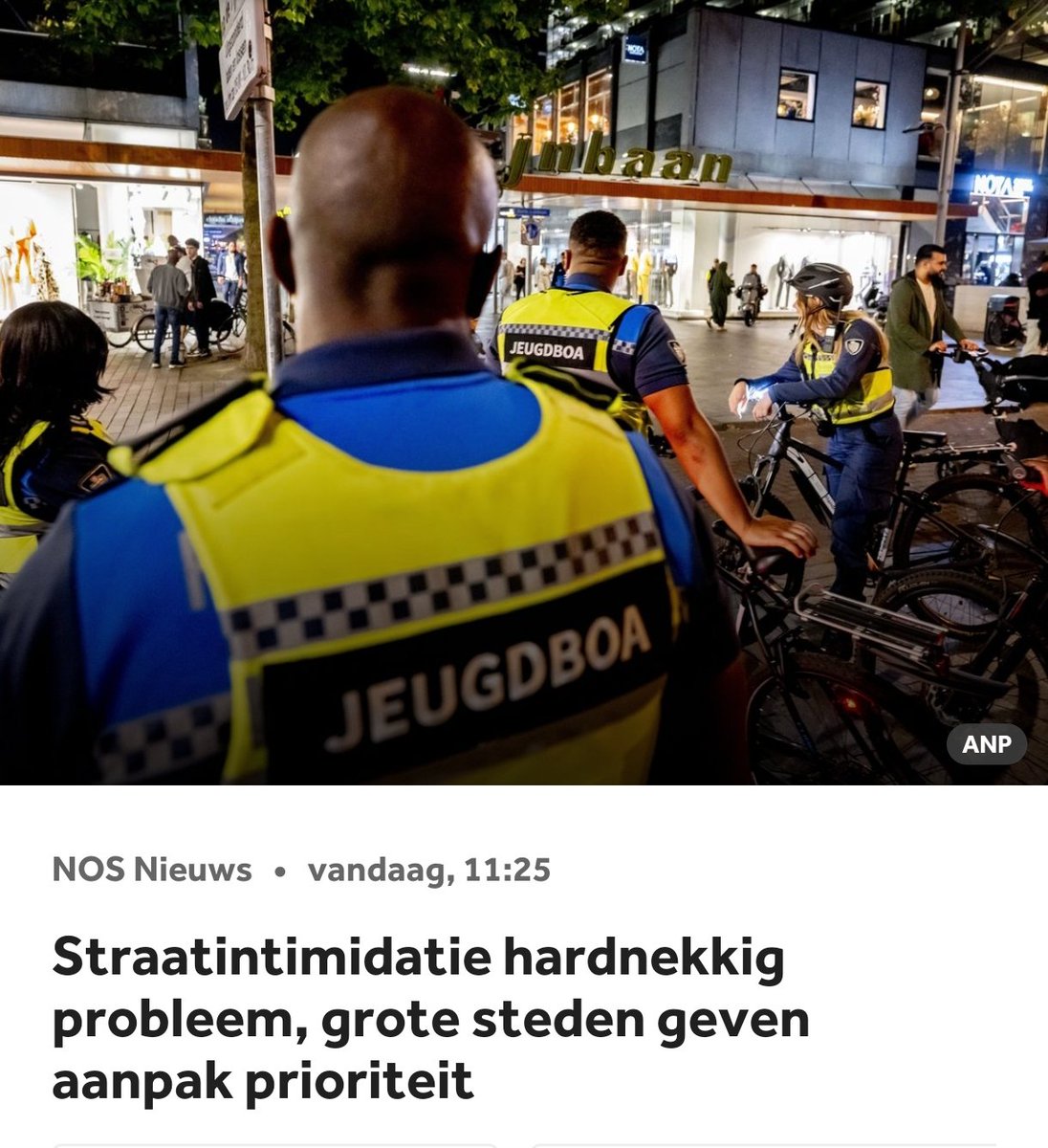 Dit soort intimidatie moet echt hard en consequent aangepakt worden. Straatintimidatie hardnekkig probleem, grote steden geven aanpak prioriteit. 

nos.nl/l/2575538
#politie #straatintimidatie #intimidatie