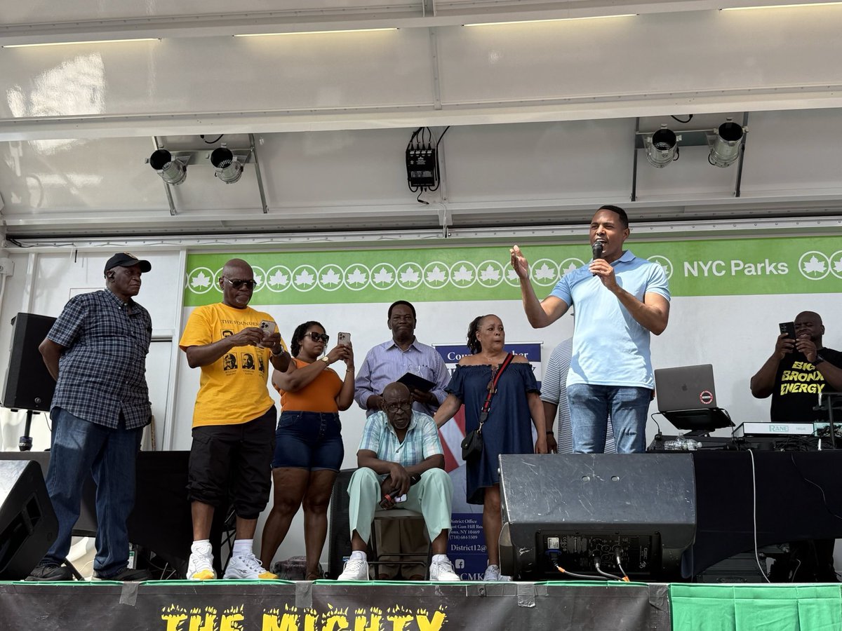 RitchieTorres's tweet image. I had a wonderful time catching up with constituents at the Olinville Old Timers event in the Northeast Bronx.