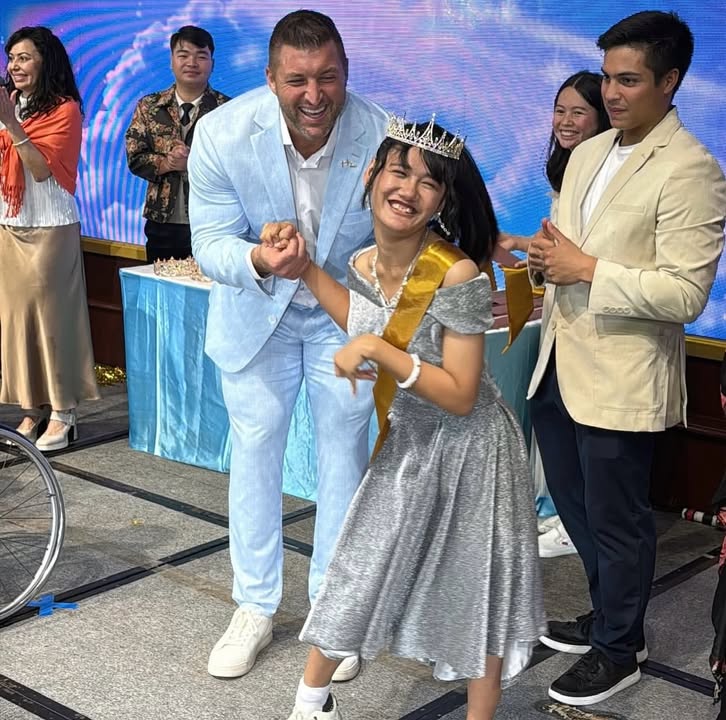 tebowfoundation's tweet image. Until all are celebrated, until all are loved, and until all know their true identity as God’s royalty. #NightToShine