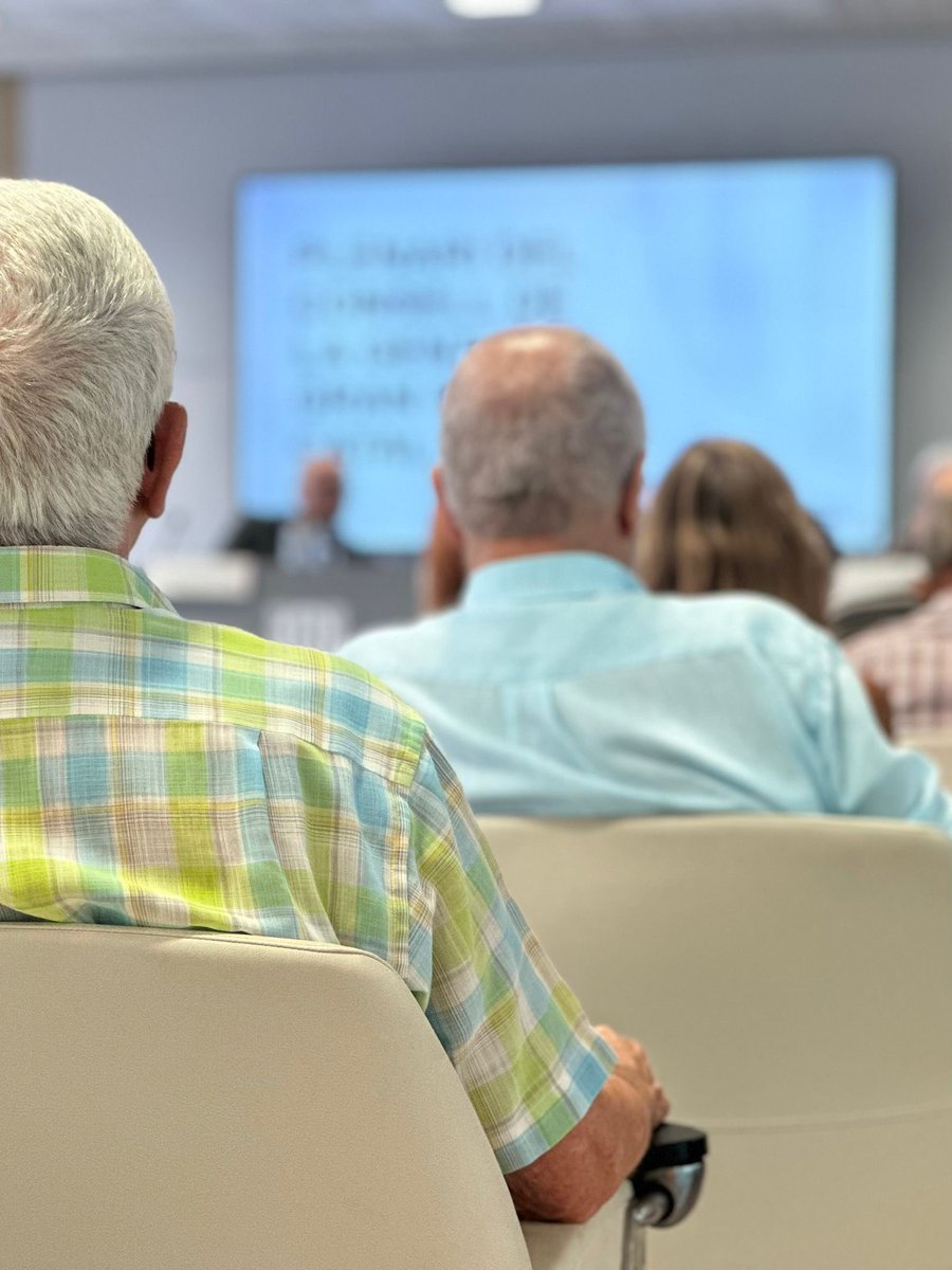 monicambravo's tweet image. 👴🏻👵🏻 Hem avançat en polítiques per a la gent gran, però encara en volem fer més. Perquè la manera com afrontem l’envelliment defineix la societat que som.

➡️ Avui he participat en la cloenda del plenari del Consell de la Gent Gran de Catalunya. Gràcies pel compromís i la…