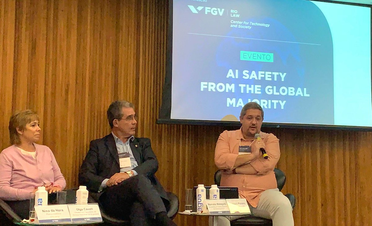 CPDP LatAm (@cpdplatam) on Twitter photo <a href="/1lucabelli/">Luca Belli</a> <a href="/olgacavalli/">Olga Cavalli</a> ♦️Gustavo Pereira emphasizes that data centers will guide all energy planning worldwide from now on. He points out that Elea's data centers feature new technologies that have rendered the methods previously used for cooling data centers obsolete. <a href="/1lucabelli/">Luca Belli</a> <a href="/olgacavalli/">Olga Cavalli</a> ♦️Gustavo Pereira emphasizes that data centers will guide all energy planning worldwide from now on. He points out that Elea's data centers feature new technologies that have rendered the methods previously used for cooling data centers obsolete.