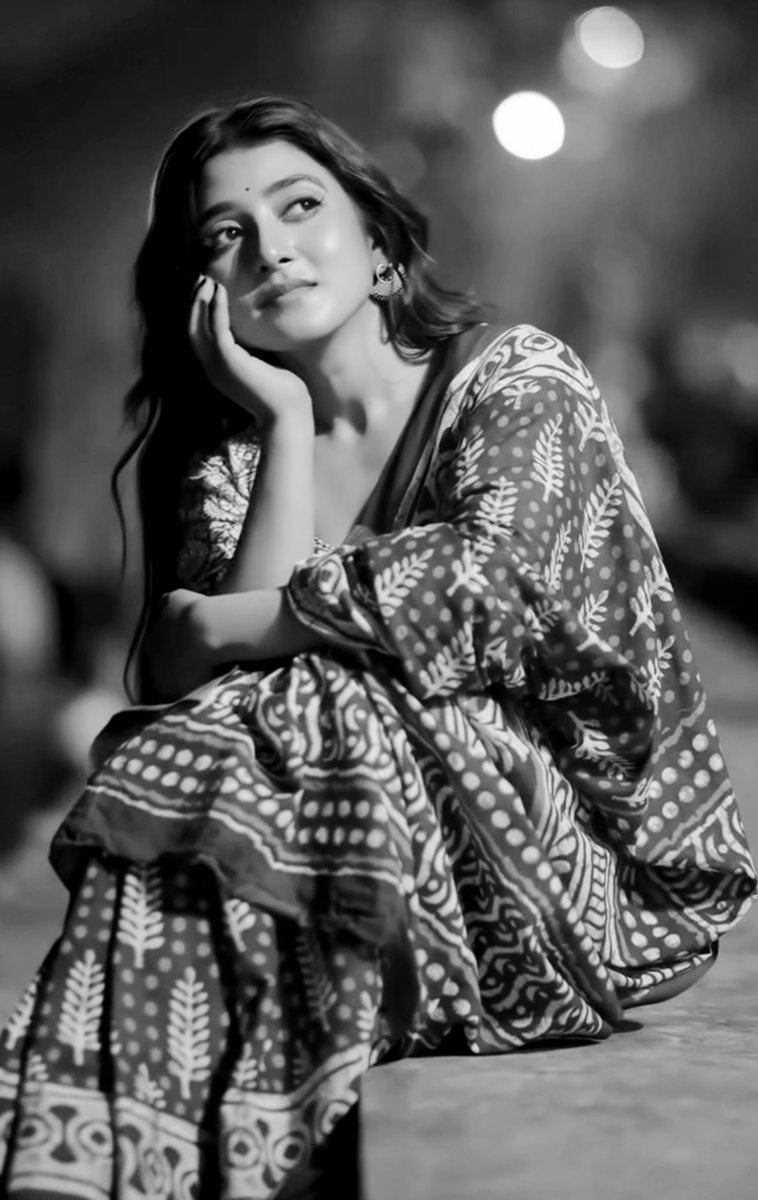 manuneha358's tweet image. औरत तब सबसे ज़्यादा खतरनाक होती है,
जब उसे ख़ुद से प्यार हो जाता हैं…!!😉