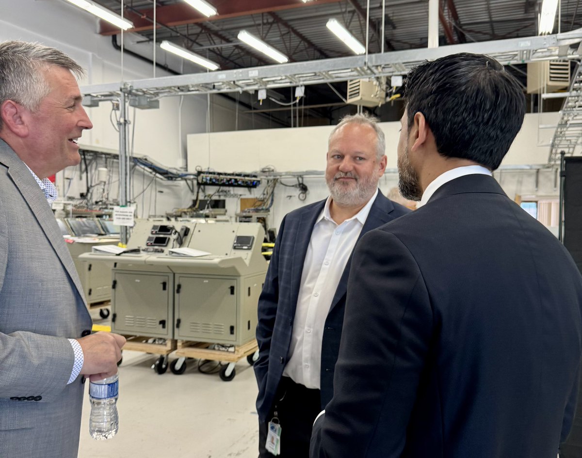 MSidhuLiberal's tweet image. Canada’s defence industry keeps us safe — and we’re investing to help it grow.
In Burnaby, I toured @OSIMaritime — a Canadian success story with 400 employees here at home, and customers in 26 NATO allied countries and beyond. They’re delivering world-class navigation technology…
