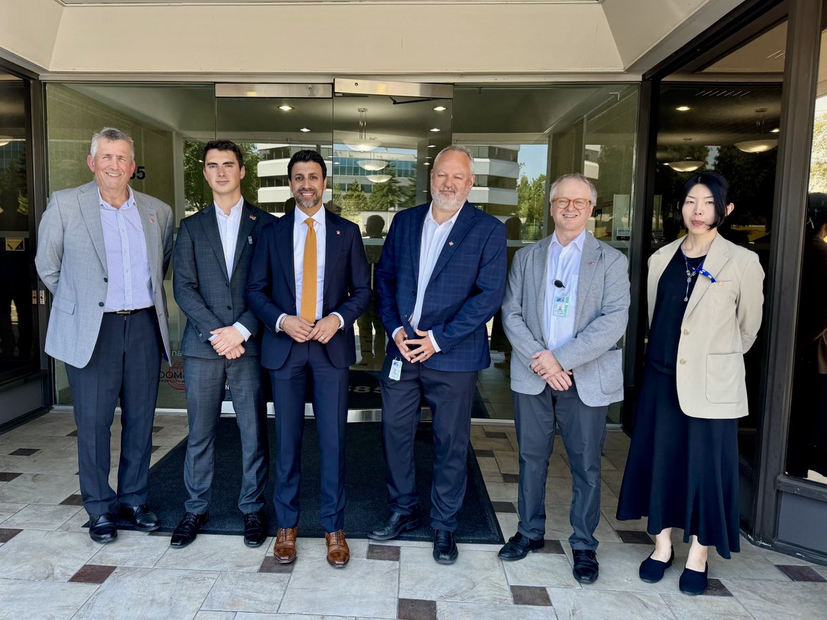 MSidhuLiberal's tweet image. Canada’s defence industry keeps us safe — and we’re investing to help it grow.
In Burnaby, I toured @OSIMaritime — a Canadian success story with 400 employees here at home, and customers in 26 NATO allied countries and beyond. They’re delivering world-class navigation technology…