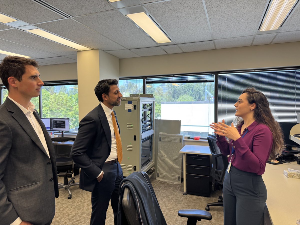 MSidhuLiberal's tweet image. Canada’s defence industry keeps us safe — and we’re investing to help it grow.
In Burnaby, I toured @OSIMaritime — a Canadian success story with 400 employees here at home, and customers in 26 NATO allied countries and beyond. They’re delivering world-class navigation technology…