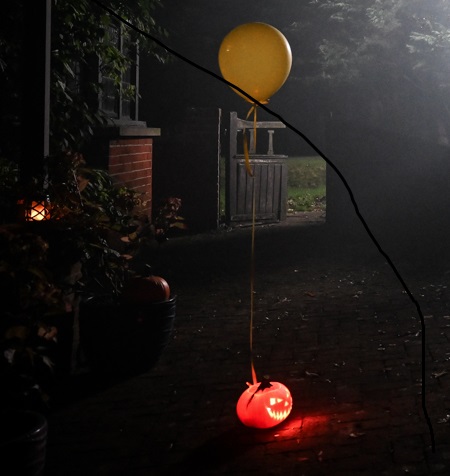 ShogunFilms's tweet image. Here&apos;s the question of the day for you all. What would you do if you opened your door and saw this lying in your driveway?

#helloweenmovie #scary #horrorcommunity #horror