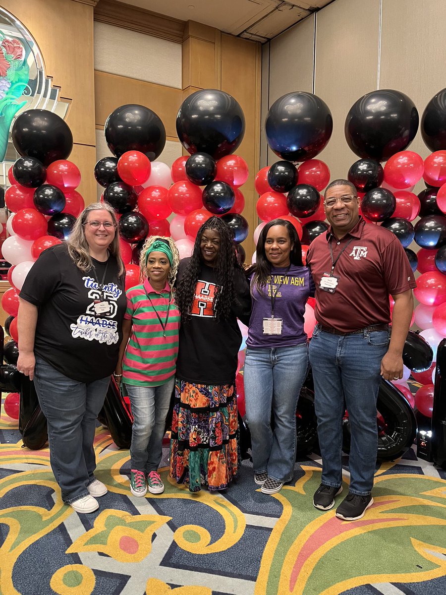 The <a href="/HAABSE3/">HAABSE</a> Summer Conference has started on a high note! <a href="/dozier30/">charnele brown</a> aka Dr. Kim Reese reminded us that we’re here for a reason. She also encouraged us to ask kids what makes them happy to help discover their purpose. 🤗❤️🖤 🤗❤️💙#ADifferentWorld #WeAreRoyal