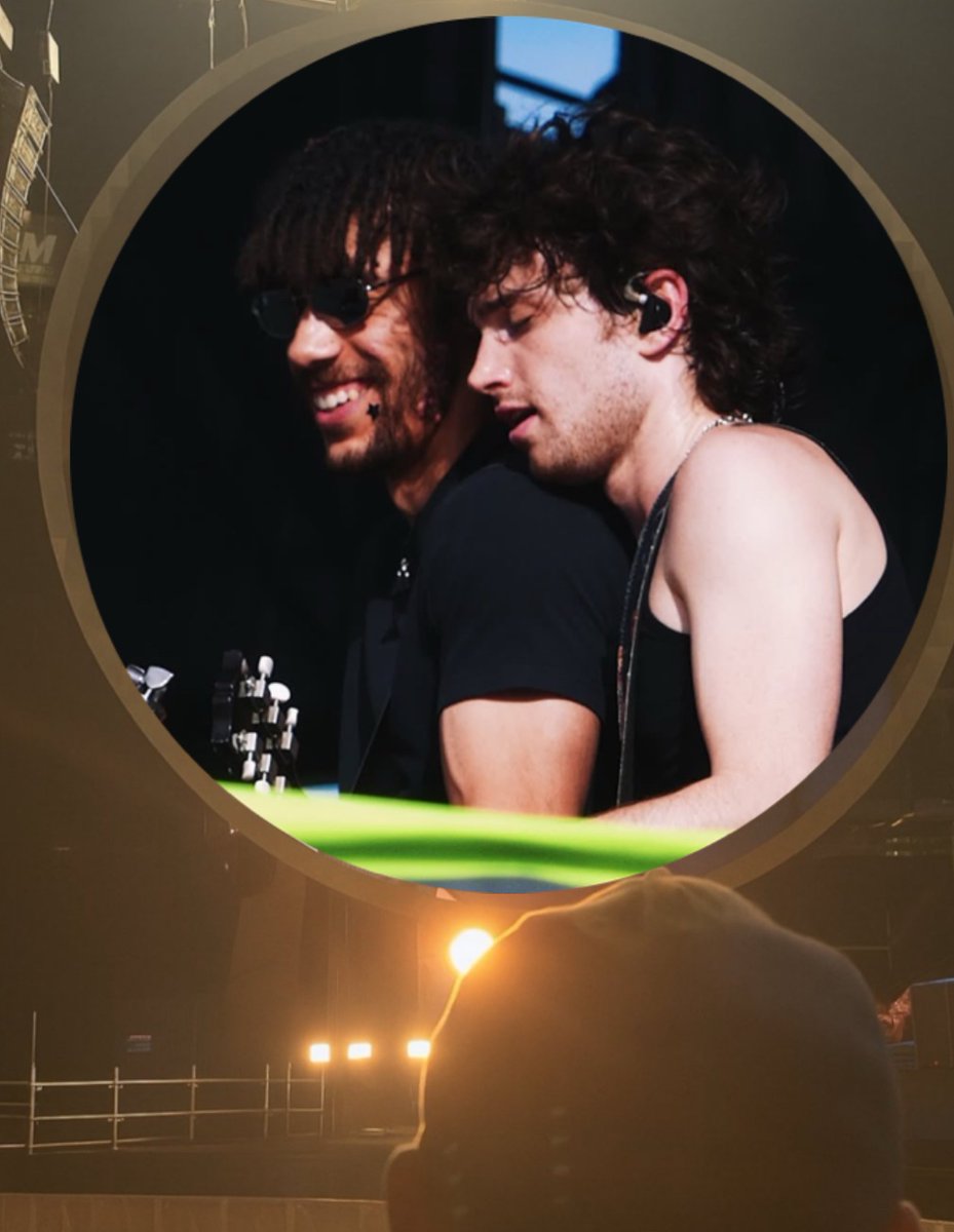 tthecharms's tweet image. Couple busted cheating on their partners at Coldplay concert.