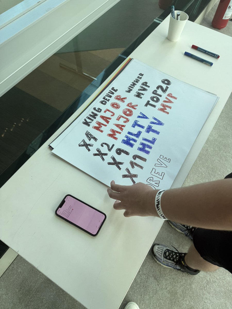 dn___666's tweet image. I went to eat and take a piss and bro is still writing this 😭😭😭 @Chuurosangue