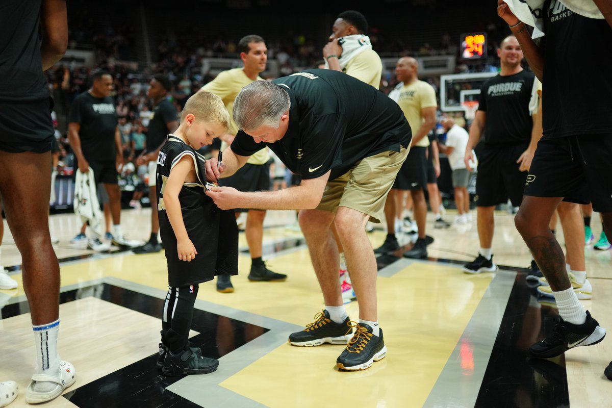 BoilerBall's tweet image. 🚂 Family is everything.
Two weeks to the Alumni Game.