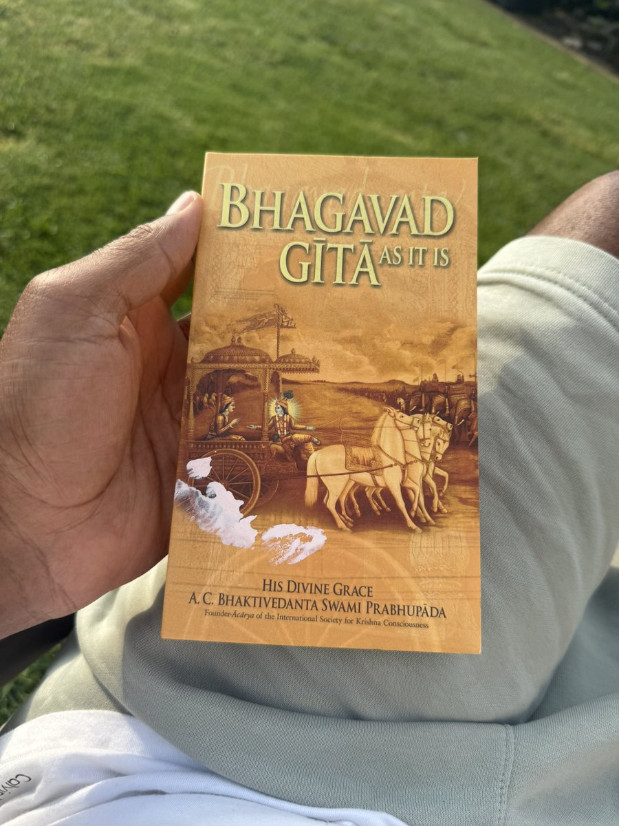 DaddyPilot213's tweet image. Going to get some reading done today. First time I read the Bhagavad Gītā I was 14 years old. My first copy was gifted to by a monk on Santa Monica’s 3rd street promenade. If you’ve never believed in advanced civilization before ours this book will definitely change your mind.…
