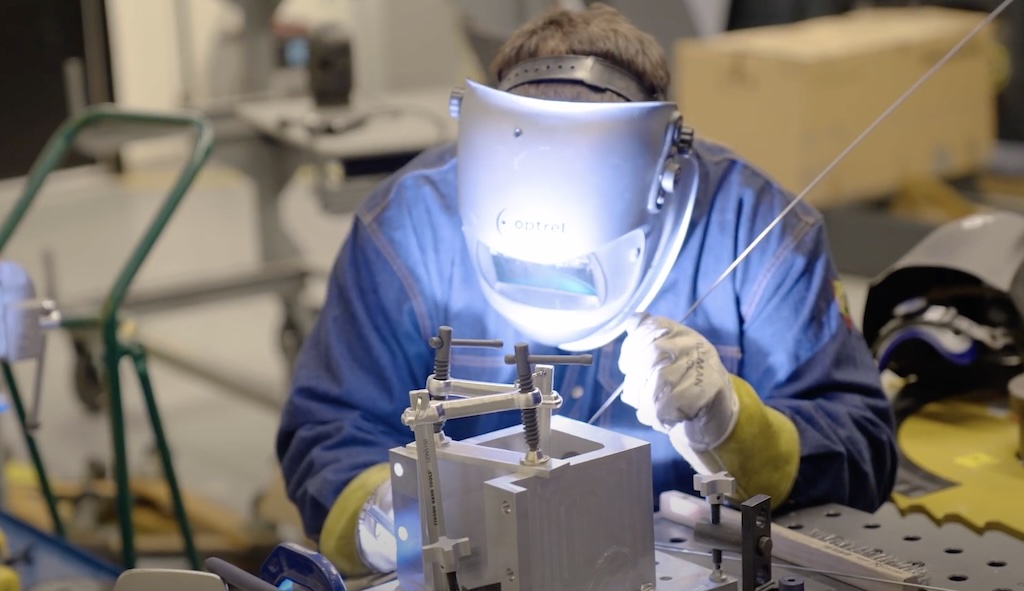 CommanderMLA's tweet image. Axiom Station will take advantage of the dramatic evolution in the miniaturization of electronics, allowing us to relocate many of the large avionics mounted on the ISS's external truss within the pressure shell (the main structural component). This will allow for much simpler…