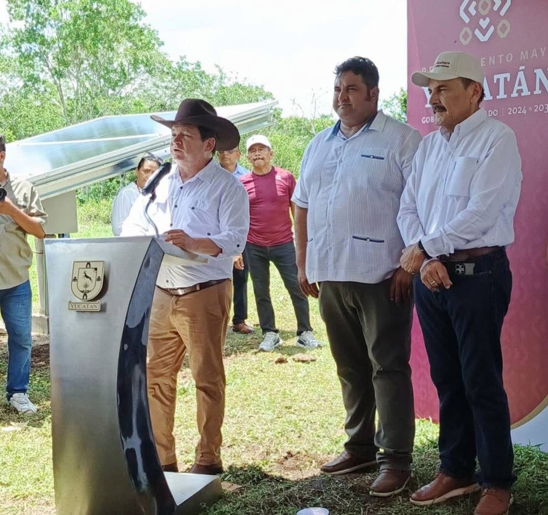 carlosberlinm's tweet image. 🌾 El campo yucateco se transforma con unidad y trabajo en equipo 🌱
Durante nuestra gira por Bokobá y Motul, fuimos testigos de cómo el compromiso y el trabajo coordinado entre los tres niveles de gobierno —federal, estatal y municipal— están dando resultados reales en las…