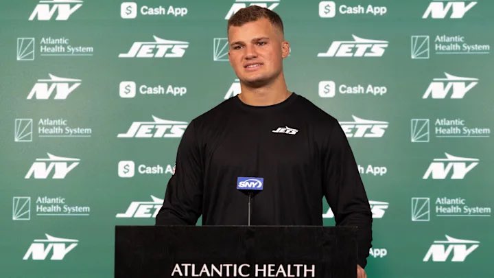 CameronWolfe's tweet image. Jets and 2nd round rookie TE Mason Taylor have agreed terms on 4-year, $10.46 million deal with 91.3% of deal guaranteed ($9.56 million), per his agent Sammy Spina @sammyjspina.
Taylor gets 60% of year 4 salary guaranteed, 55% increase from slot No.42 last year. Fully camp ready