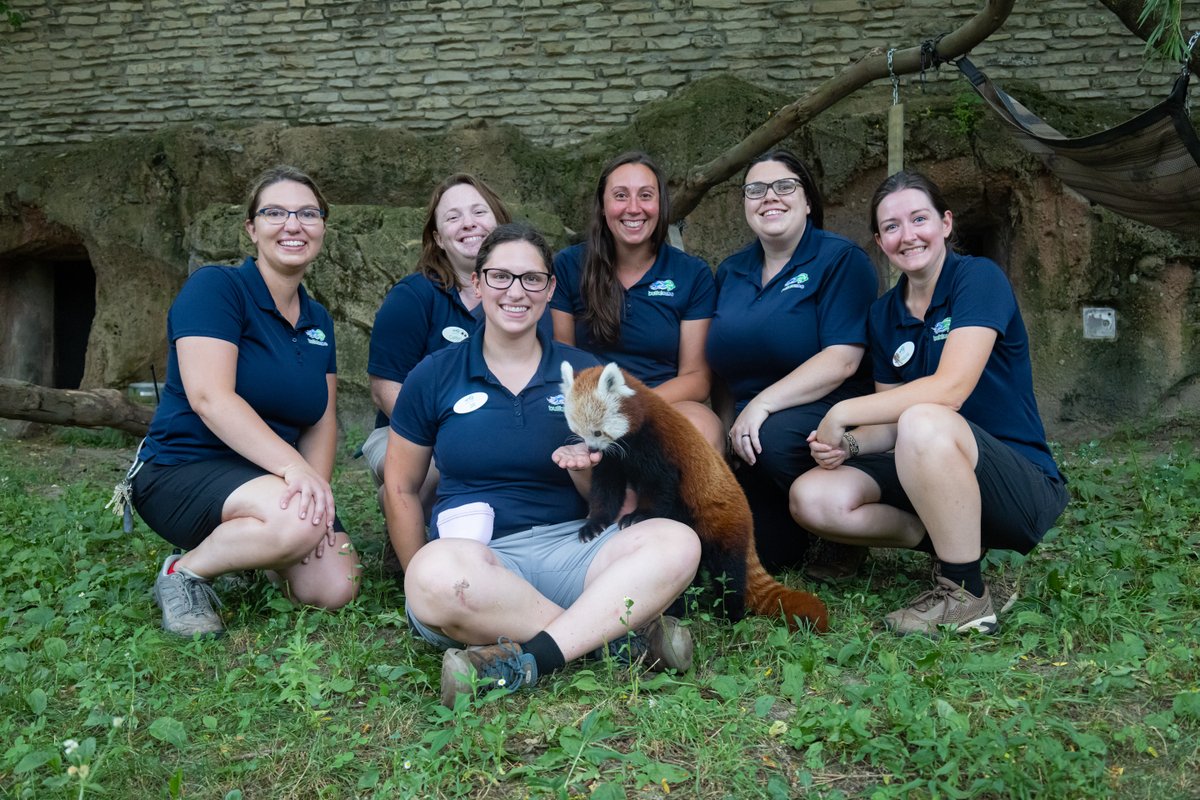 buffalozoo's tweet image. July 20-26 is National Zookeeper Week! To celebrate, we’re spotlighting a Buffalo Zoo keeper team each day,  starting off with our Carnivore Team!

The Carnivore Team (who loved the photoshoot 😂) oversees dozens of animals of varying sizes, from our polar bears to red pandas.