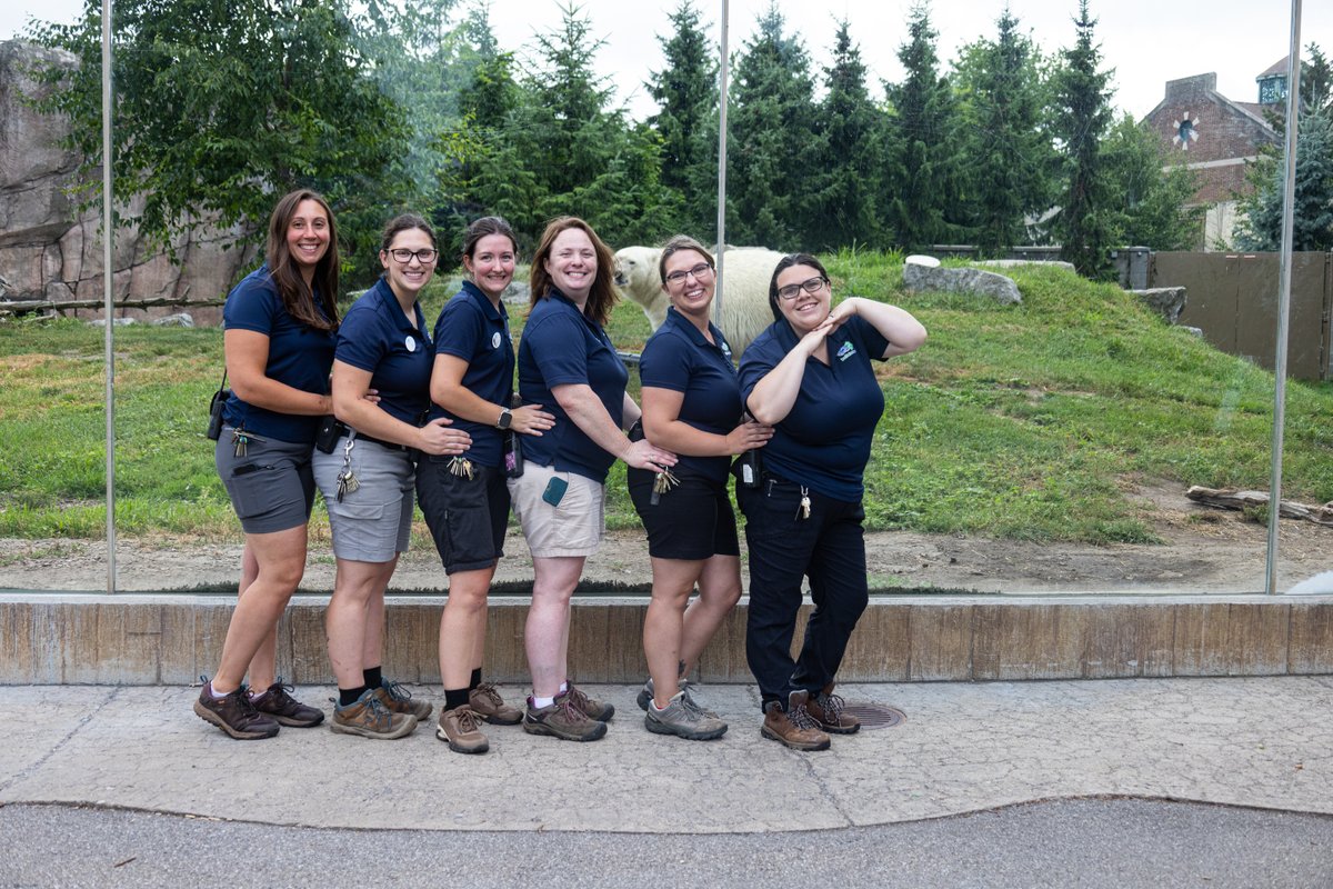 buffalozoo's tweet image. July 20-26 is National Zookeeper Week! To celebrate, we’re spotlighting a Buffalo Zoo keeper team each day,  starting off with our Carnivore Team!

The Carnivore Team (who loved the photoshoot 😂) oversees dozens of animals of varying sizes, from our polar bears to red pandas.