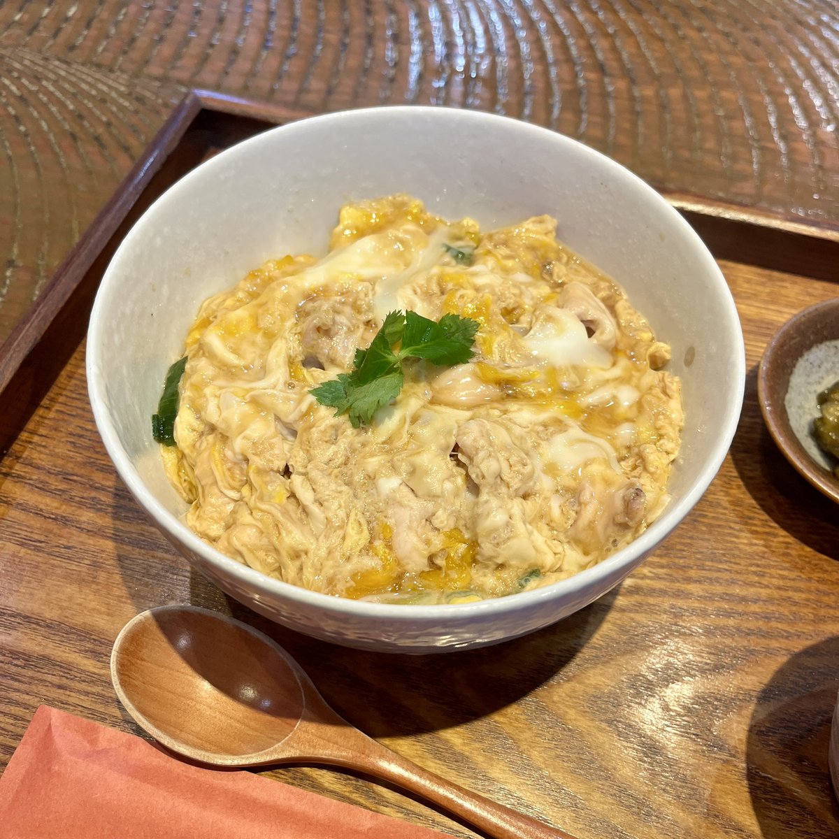 mirei_ymmt's tweet photo. 水郷のとりやさんの親子丼！！🐔
今年も連れてって貰った嬉しい〜1番美味しい親子丼です🍚

#小見川祇園祭 #水郷のとりやさん https://t.co/3NtGWvjcUJ