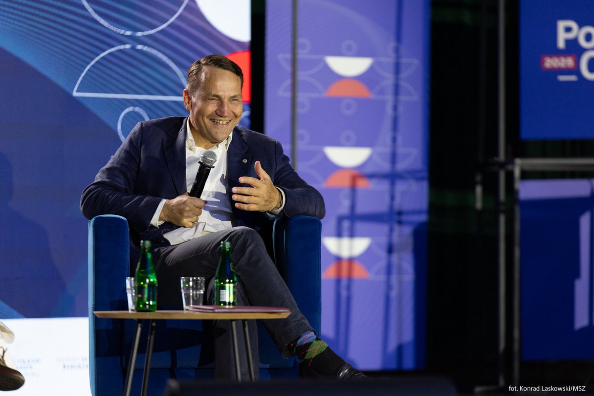 Sam kiedyś byłem młodym Polakiem za granicą. Mogłem pracować w banku w City of London i umarłbym z nudów. Wróciłem i było warto. 

Bardzo dziękuję młodej Polonii za budowanie dobrego imienia naszej Ojczyzny. Zdobywajcie doświadczenie, kształćcie się i wracajcie 🇵🇱