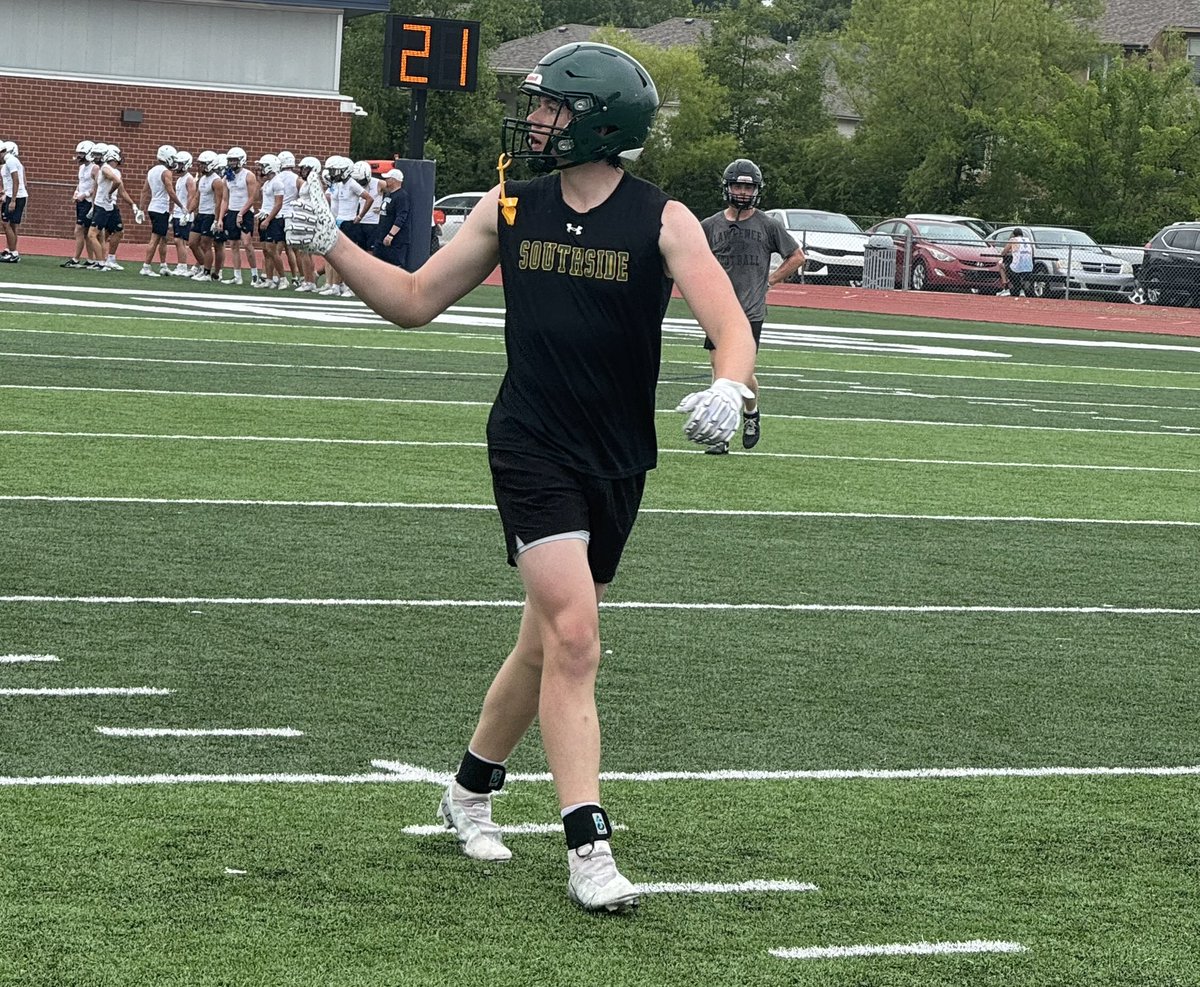 Kevin Flaherty (@kflahertykcsn) on Twitter photo Recent Iowa State TE commit Drake DaBaun (<a href="/DebaunDrake/">Drake DeBaun</a>) has been really good for Shawnee Mission South. Recent Iowa State TE commit Drake DaBaun (<a href="/DebaunDrake/">Drake DeBaun</a>) has been really good for Shawnee Mission South.