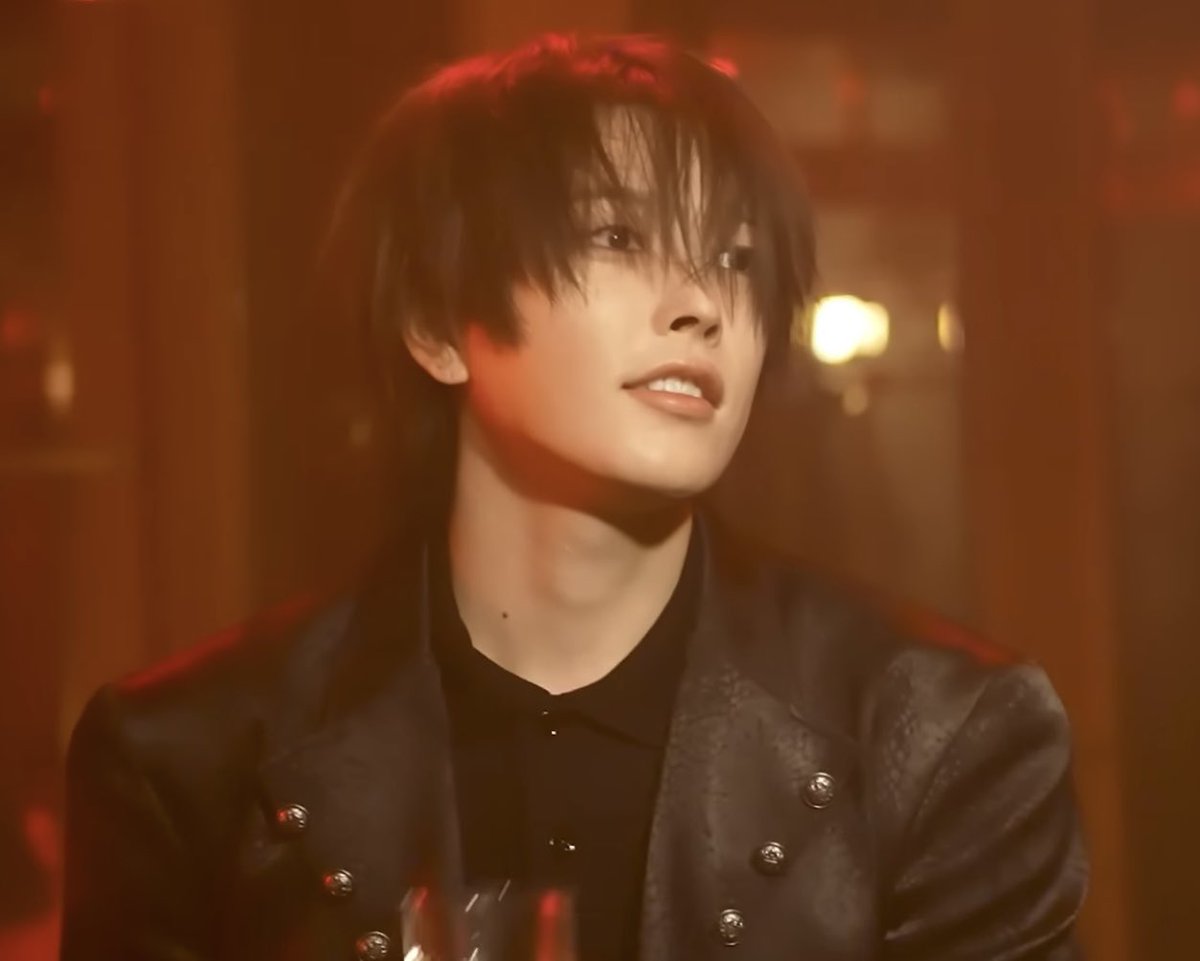 1ovanew's tweet image. 시발얼굴보고너무놀라서할배처럼고함지름(positive)