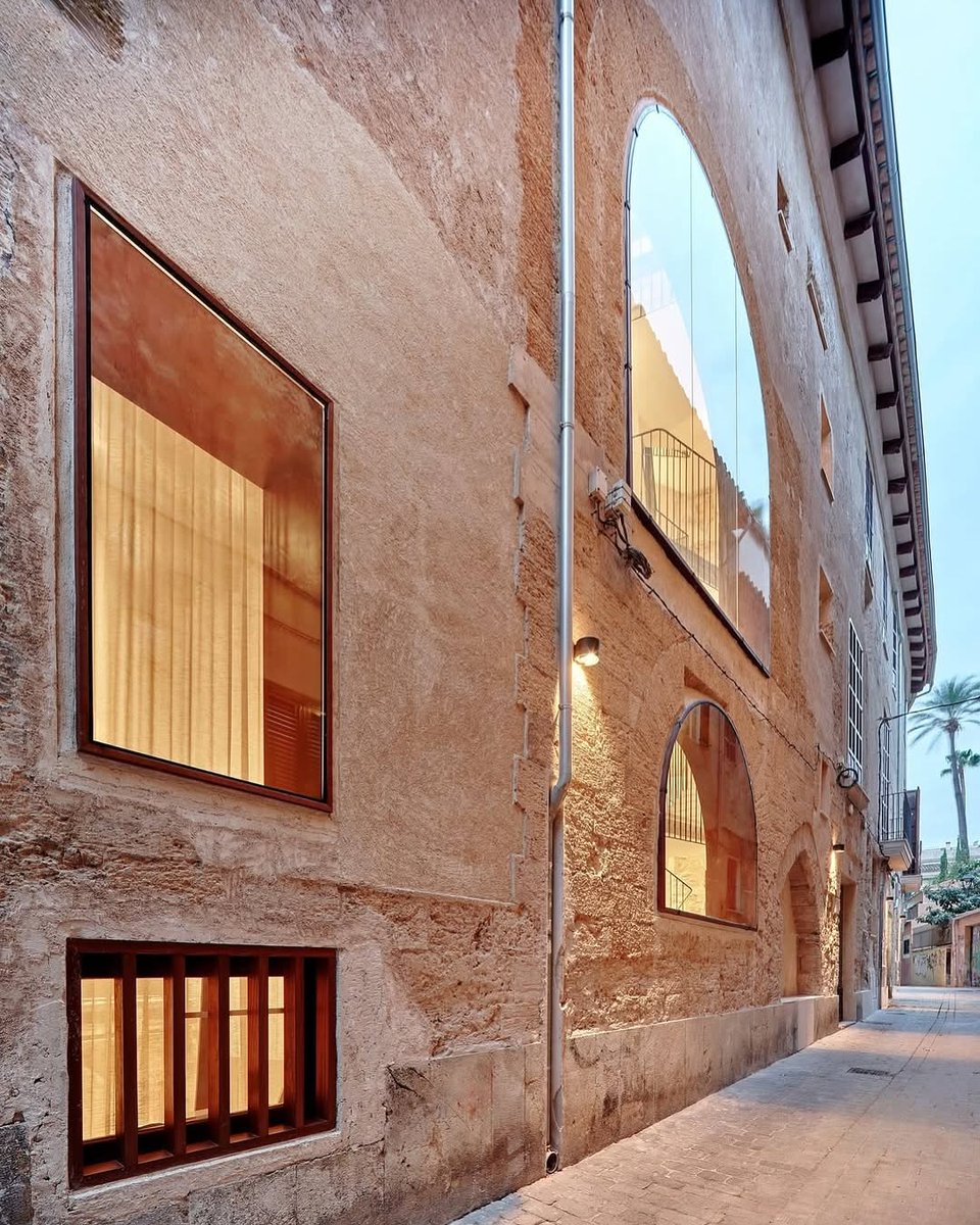 ليش حنا ما ندمج بيوتنا الشعبية بالحداثة ؟

- بيوتنا القديمة فيها ميزة تبرد بسرعة ❄