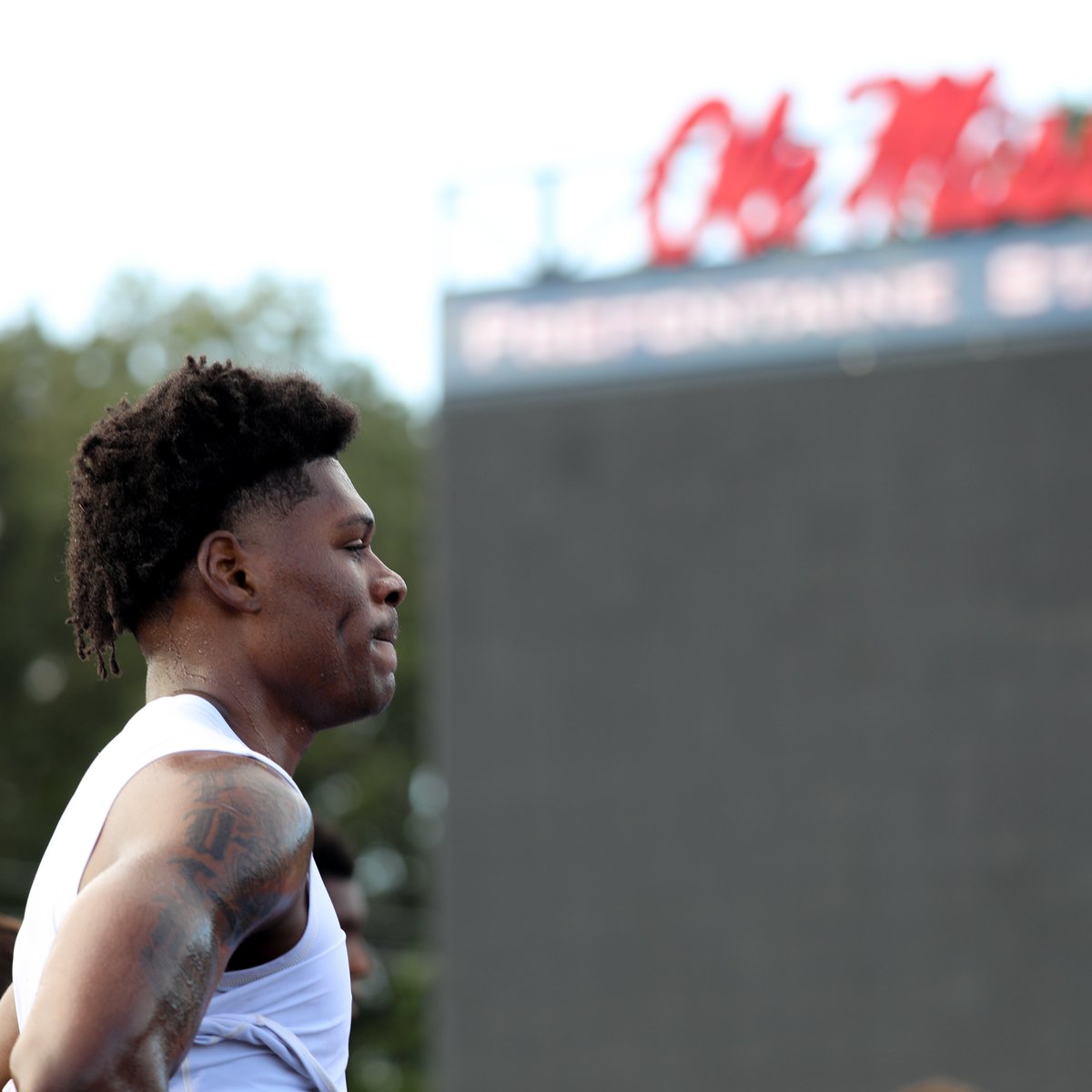OleMissMBB's tweet image. Thanks for the hospitality @OleMissTrack 🤝
#HottyToddy x #Culture