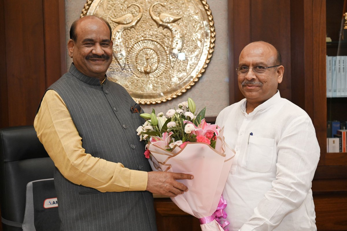 दिल्ली विधानसभा के माननीय अध्यक्ष श्री विजेंद्र गुप्ता जी ने संसद भवन स्थित कार्यालय में भेंट की। इस दौरान उनसे विविध विषयों पर चर्चा हुई।

<a href="/Gupta_vijender/">Vijender Gupta</a>