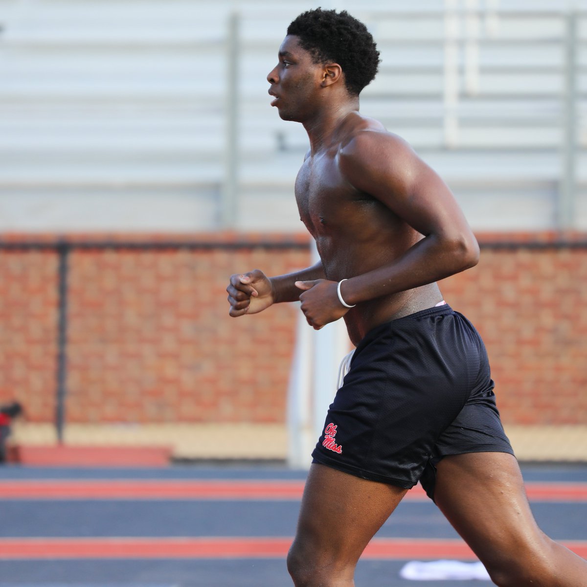 OleMissMBB's tweet image. Thanks for the hospitality @OleMissTrack 🤝
#HottyToddy x #Culture