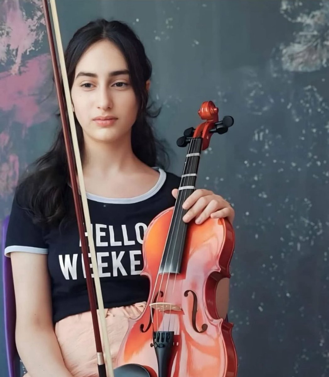 Tuée parce que druze

SYRIE - Ghani Hilal n'avait que 14 ans. Elle fut assassinée brutalement à Soueïda par les gangs djihadistes sous commandement de Damas. Son crime ? Être druze !