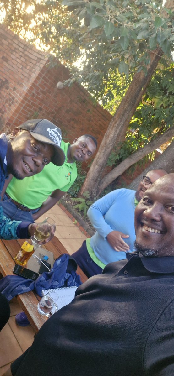 Post show drinks...thanks <a href="/fridaydrinks_/">ZFN Friday Drinks</a> ...fun sparring