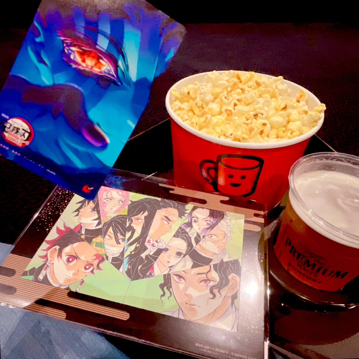 sky_hima26's tweet image. 金曜の深夜映画最高だな🍿🍺

#鬼滅の刃