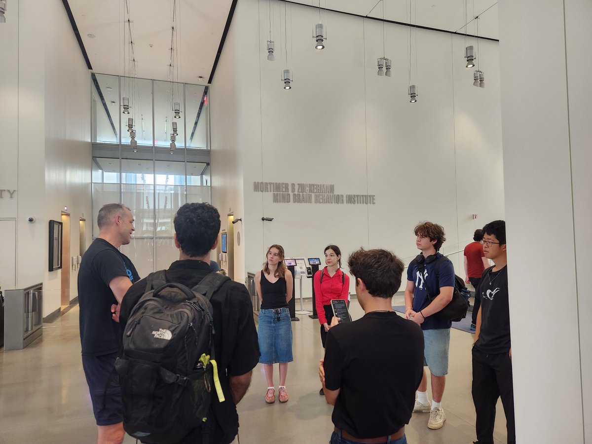 Cancer_dynamics's tweet image. Our SRP and @AllianceProg interns had an inspiring day touring the microscopy facility @ZuckermanBrain  with IICD associate member @DarcyPeterka and learning more about our serial two-photon tomography system! #CancerResearch #SummerInternship