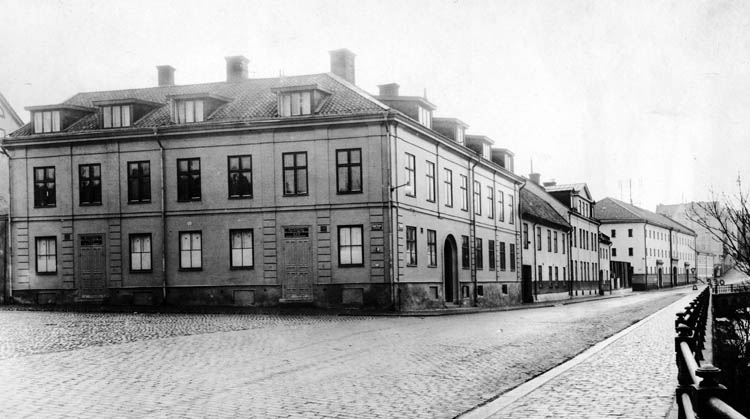 Kvarteret Paraden i Gamla staden var namngivet 1728. norrkopingshistoria.se/kvarteret-para… #norrköpingshistoria