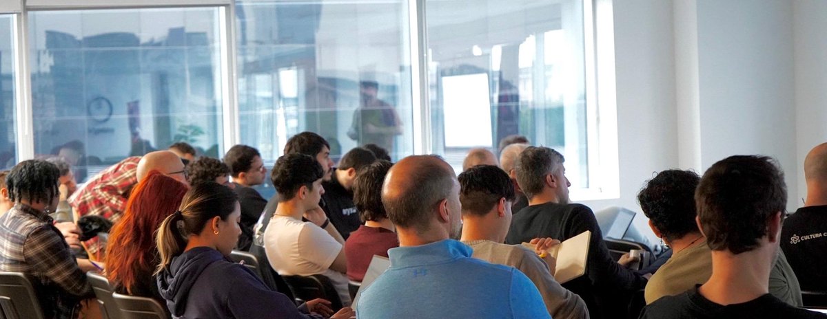 FedeWeill's tweet image. Last week we hosted a workshop in Buenos Aires titled “Building dApps with the UTxO Model” in collaboration with @InputOutputHK (local office team is amazing!).
Nearly 50 developers joined us for a two-part session: an introduction to the extended UTxO model, followed by…