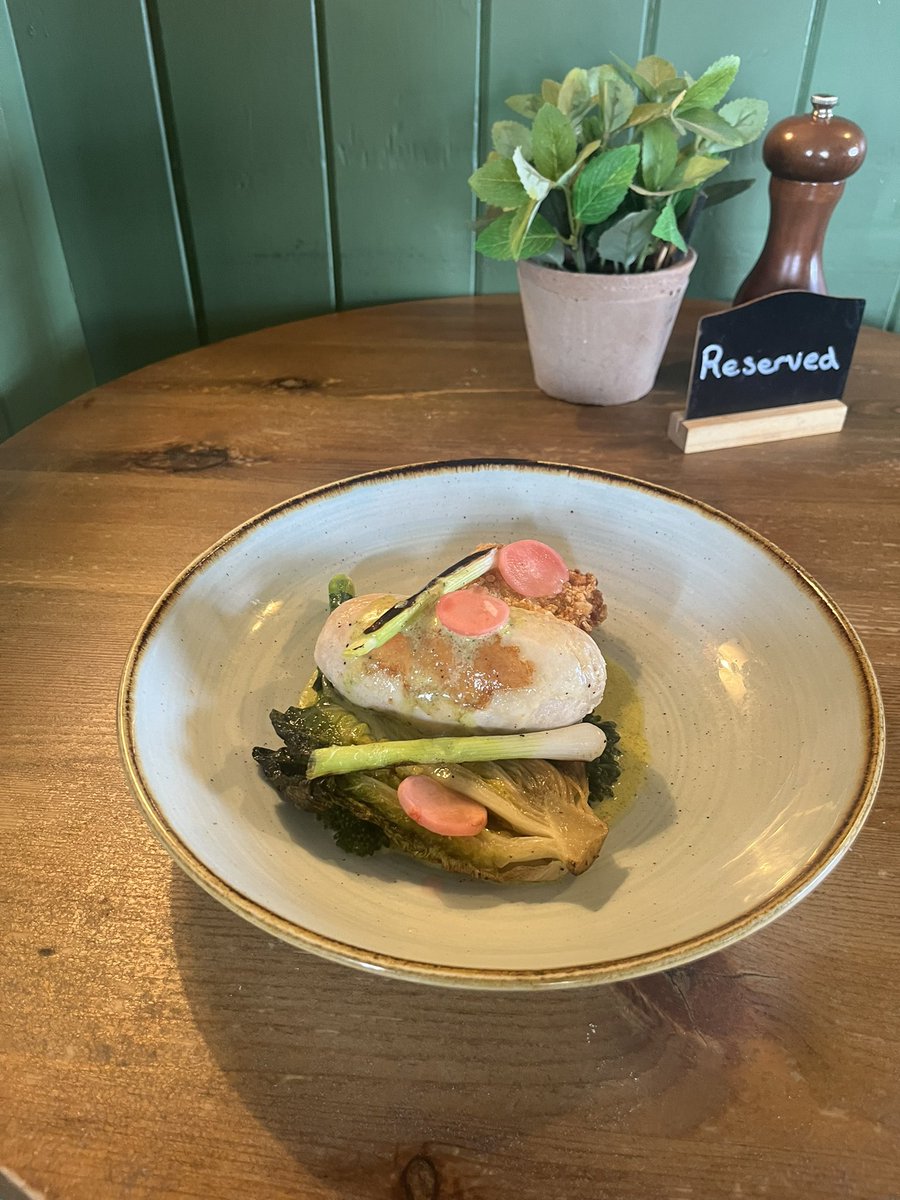 Cotswold favourite ….

Shropshire Chicken Breast, Caesar croquette , charred gem lettuce and tarragon cream

This dish is the perfect paired with a glass of New Zealand Sauvignon blanc! 
#chicken #sauvignon_blanc