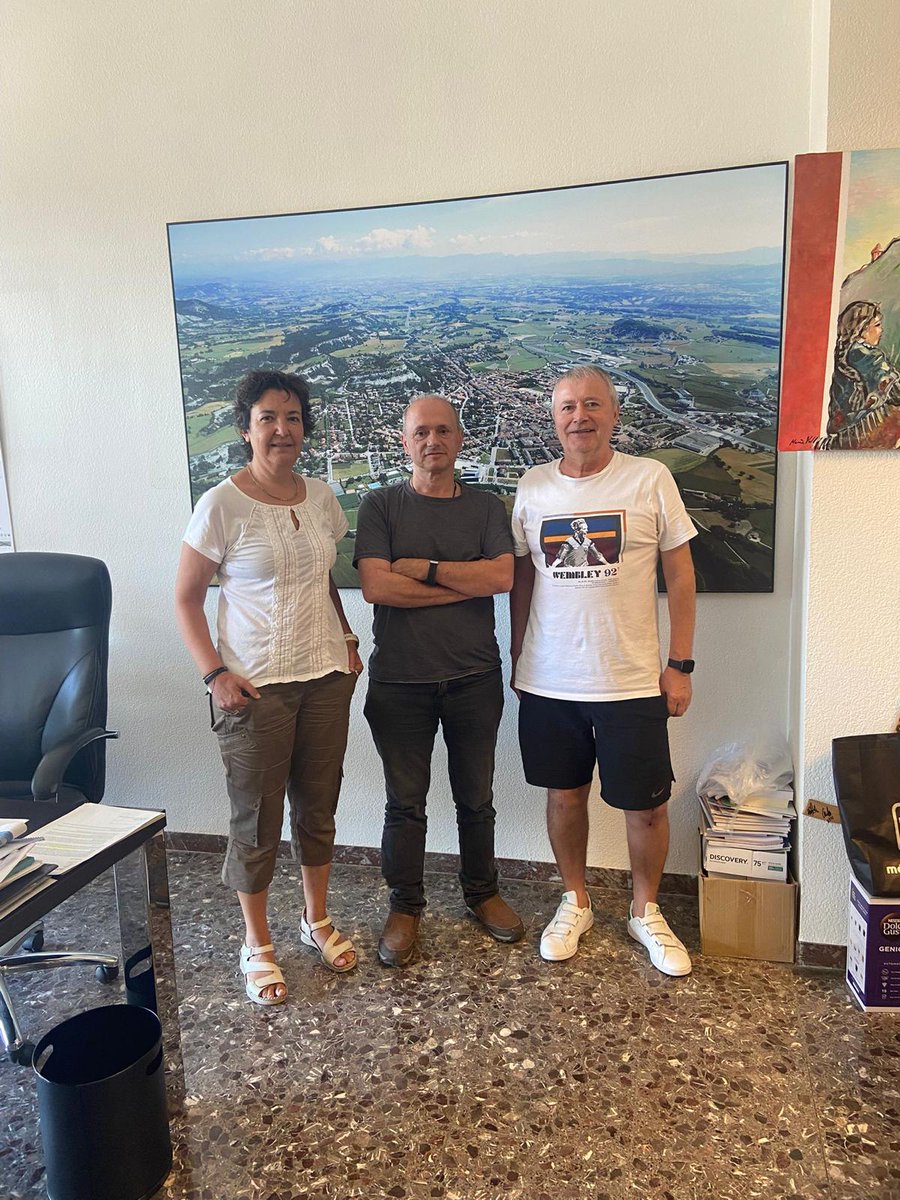 ERC - Diputació BCN (@ercdiba) on Twitter photo 🌳 <a href="/JFabregaColomer/">Jordi Fàbrega</a> visita #Tona i es reuneix amb l'alcalde i la 1a tinenta d'Alcaldia per cercar fórmules de cooperació des de la <a href="/diba/">Diputació de Barcelona</a> en els projectes locals. Ens trobem amb un equip de govern amb objectius clars i amb voluntat de donar resposta a les necessitats del municipi 🌳 <a href="/JFabregaColomer/">Jordi Fàbrega</a> visita #Tona i es reuneix amb l'alcalde i la 1a tinenta d'Alcaldia per cercar fórmules de cooperació des de la <a href="/diba/">Diputació de Barcelona</a> en els projectes locals. Ens trobem amb un equip de govern amb objectius clars i amb voluntat de donar resposta a les necessitats del municipi