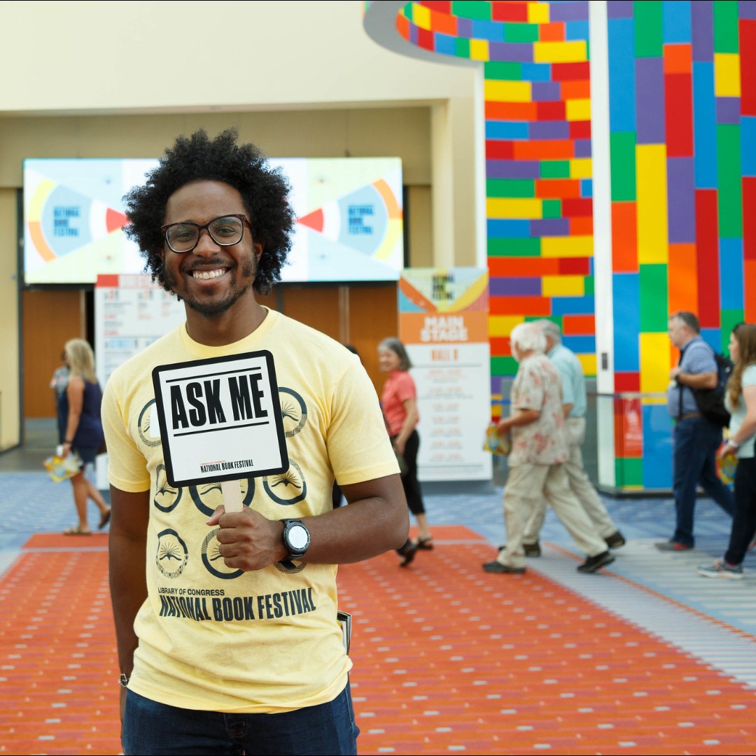 librarycongress's tweet image. 🗣️ Calling all book lovers! If you love reading and being a part of a team, you’re invited to volunteer for the 25th Library of Congress National Book Festival on September 6th! 📚📖🎉
loc.gov/visit/voluntee…
#NatBookFest